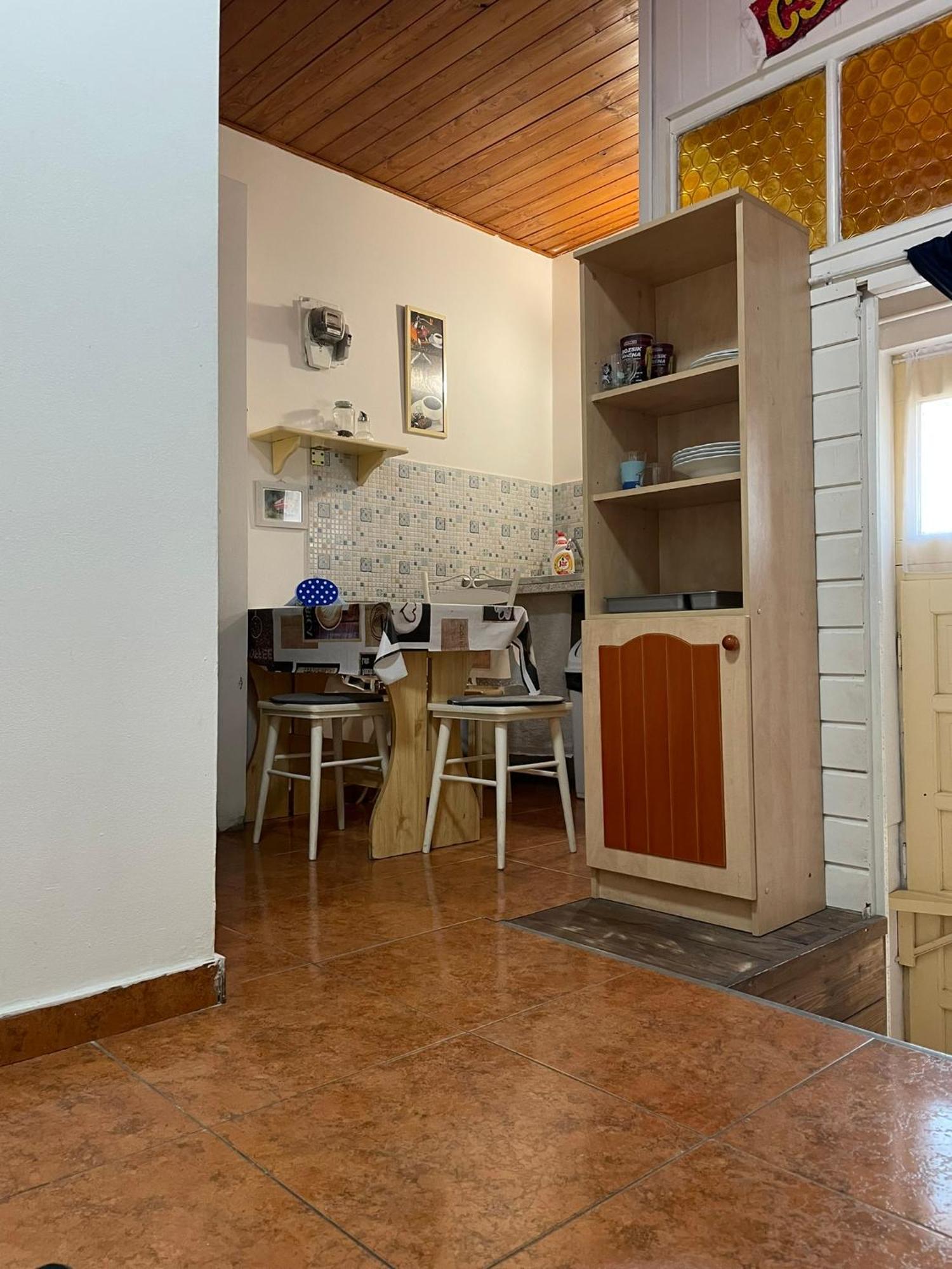 Red Locomotive Apartment Будапеща Екстериор снимка